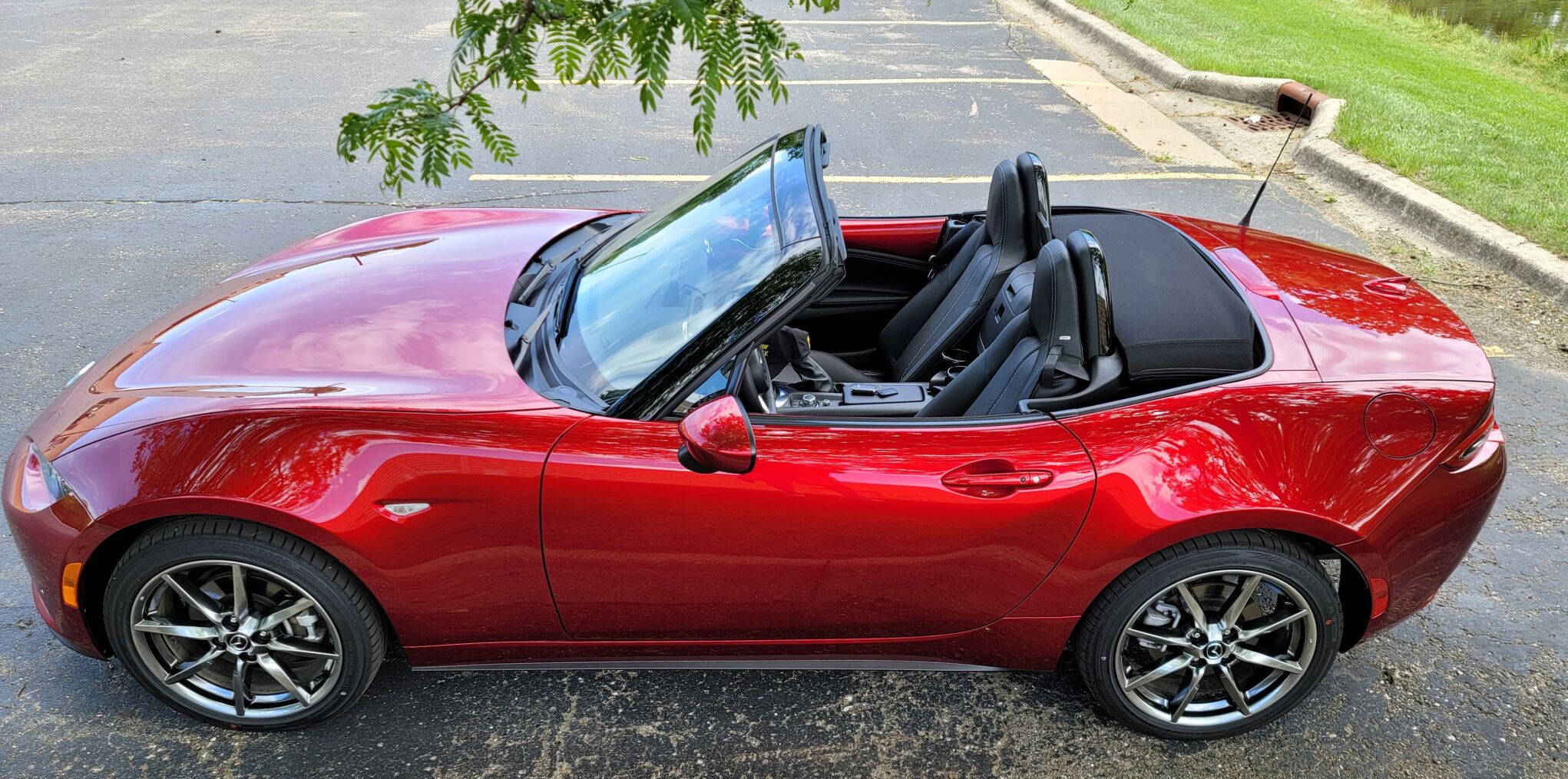 2022 Mazda Miata Drivers Side.jpg